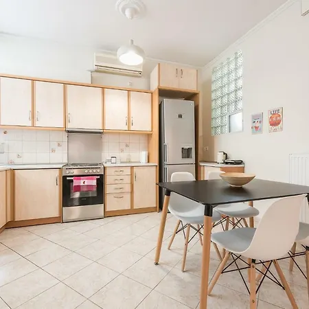 Apartment Just Under Acropolis *